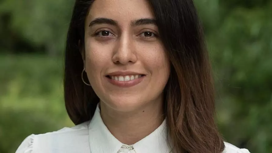 Elnaz Azizi